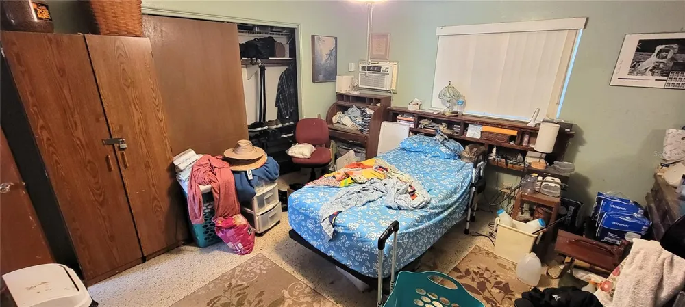 546 35TH AVENUE St Petersburg, FL 33704