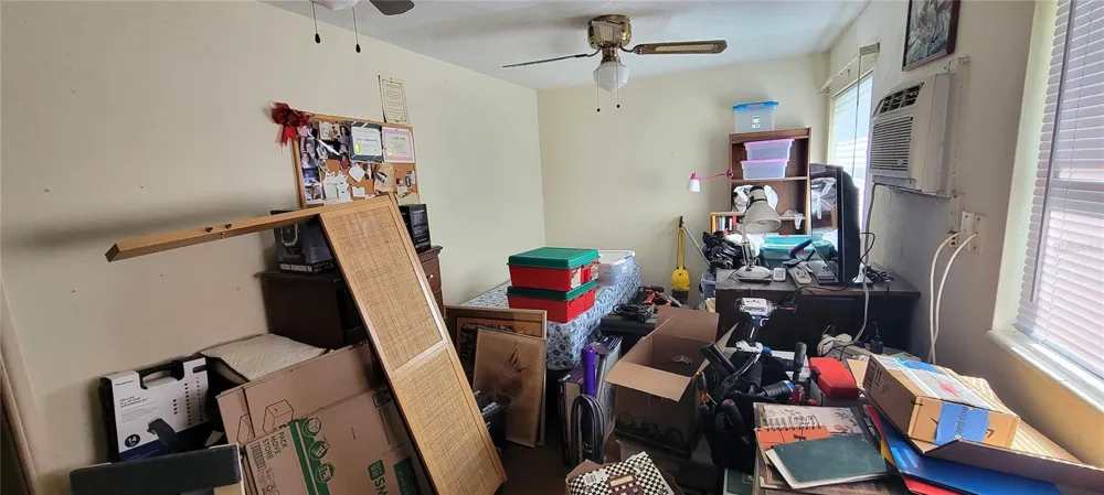 546 35TH AVENUE St Petersburg, FL 33704