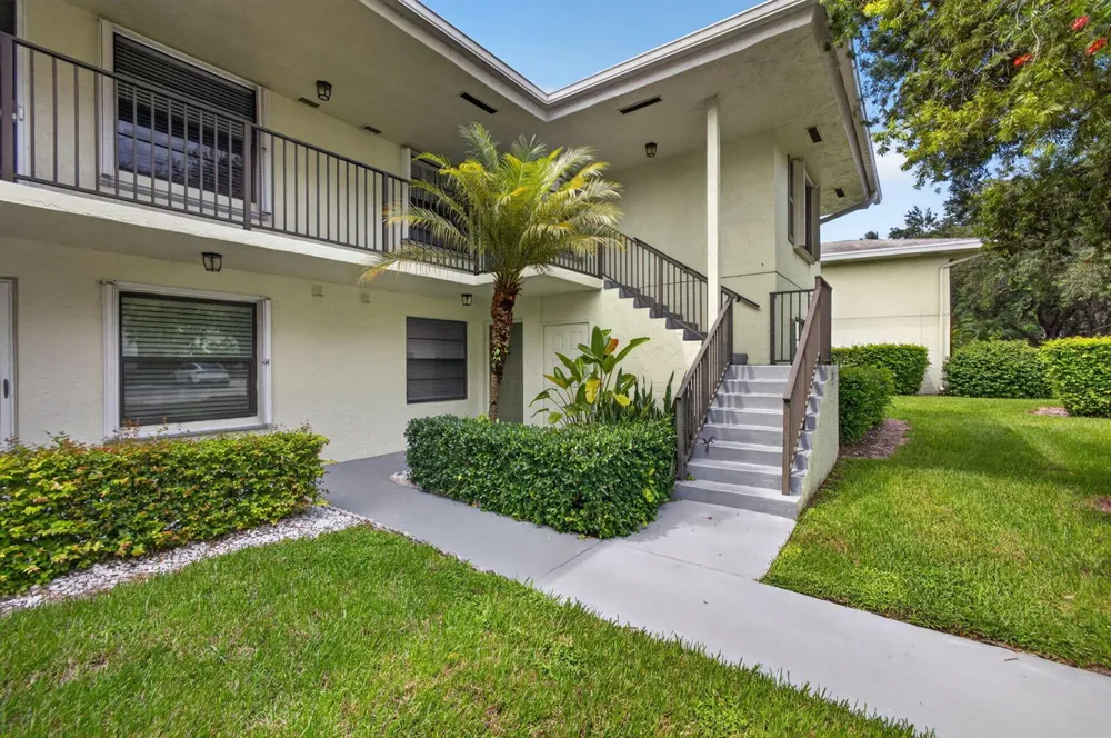 1701 Sabal Ridge Circle #D Palm Beach Gardens, FL 33418
