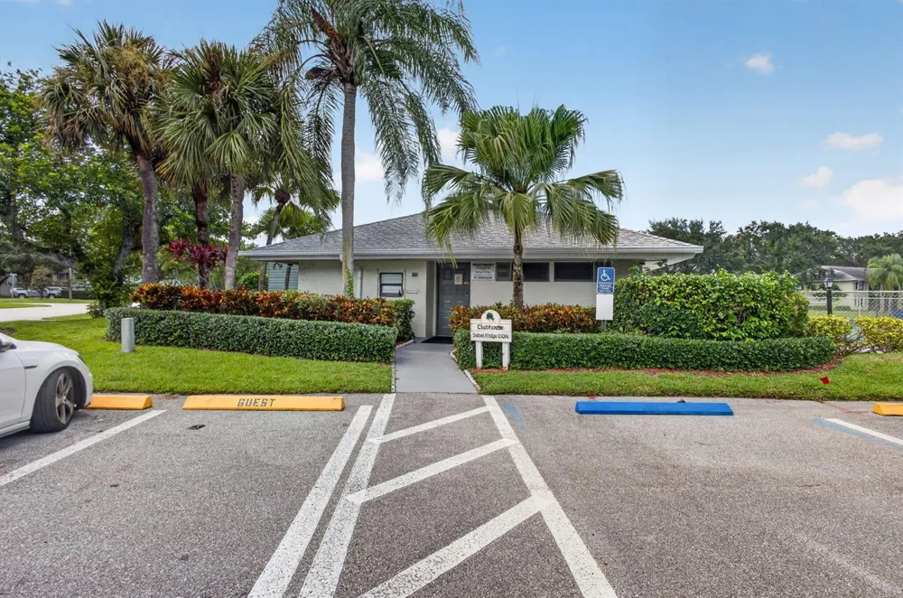 1701 Sabal Ridge Circle #D Palm Beach Gardens, FL 33418