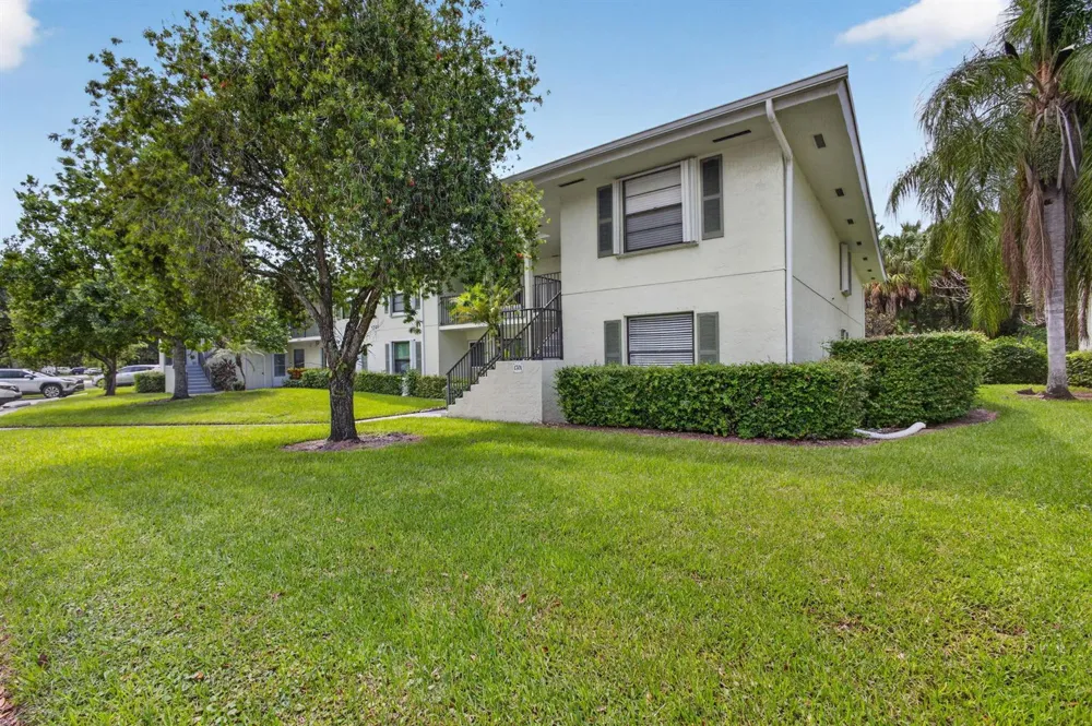 1701 Sabal Ridge Circle #D Palm Beach Gardens, FL 33418