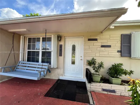 371 SW 67th Ter