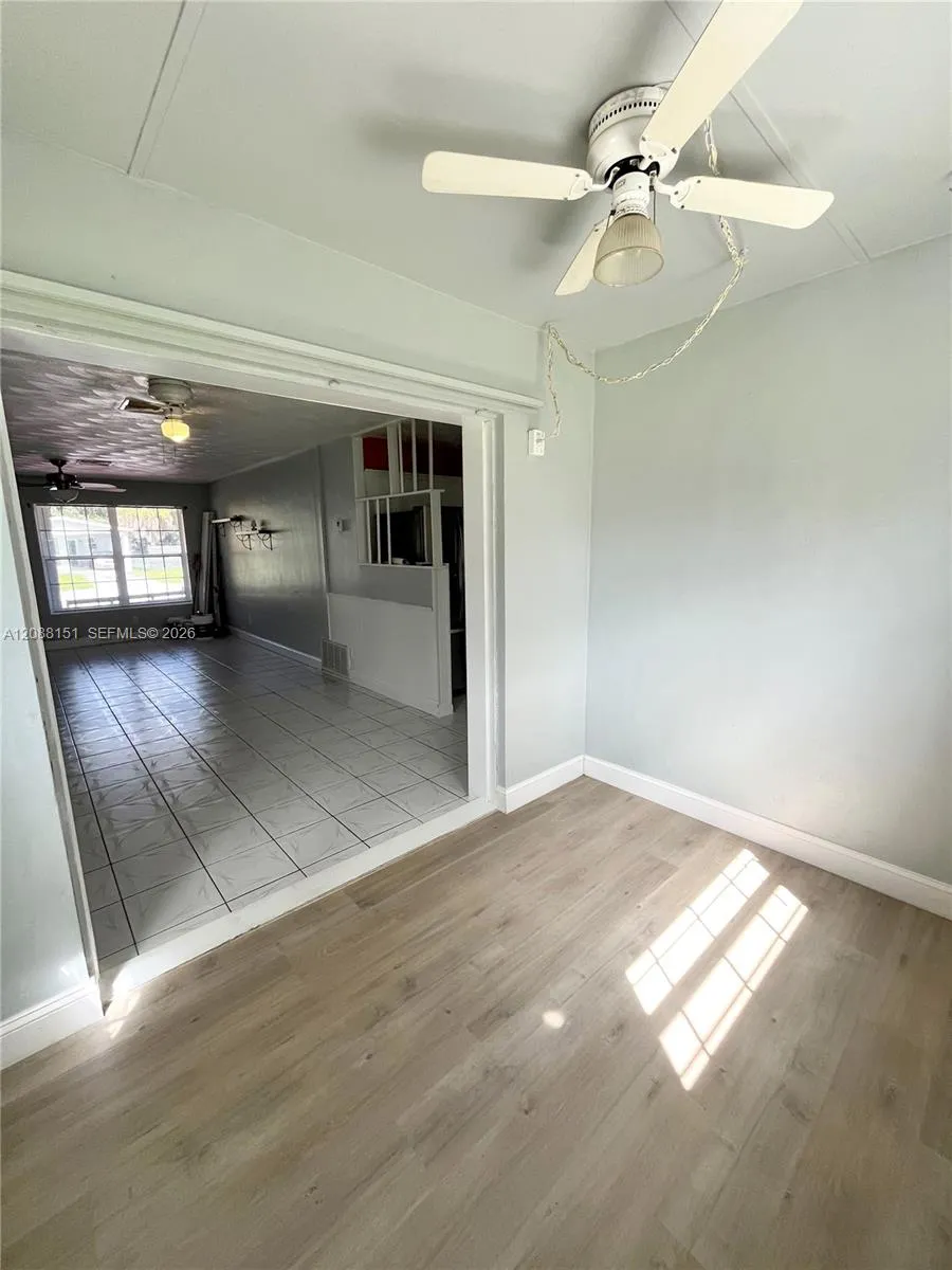 371 SW 67th Ter Pembroke Pines, FL 33023