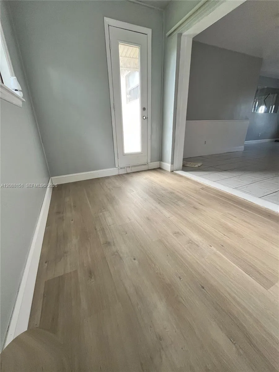 371 SW 67th Ter Pembroke Pines, FL 33023
