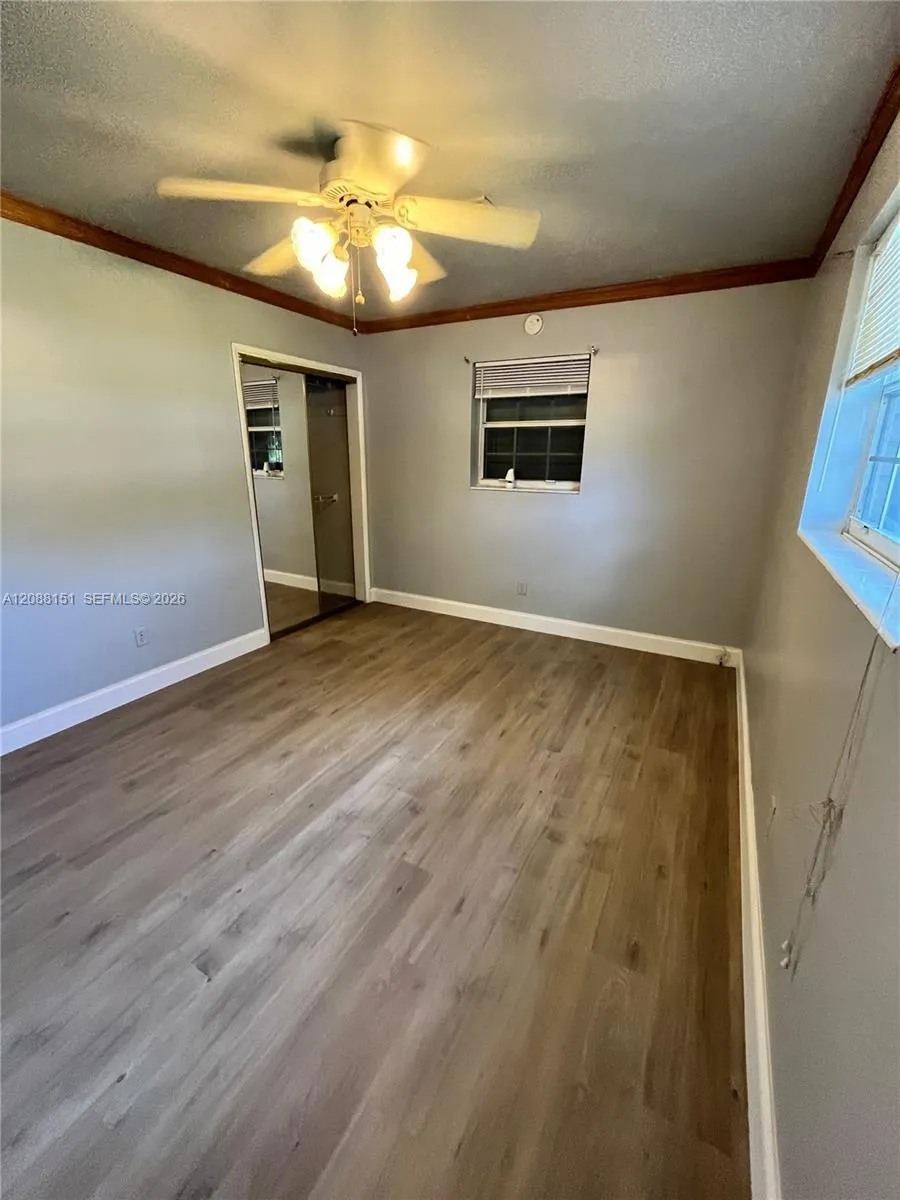 371 SW 67th Ter Pembroke Pines, FL 33023