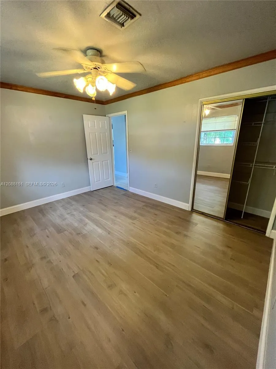371 SW 67th Ter Pembroke Pines, FL 33023