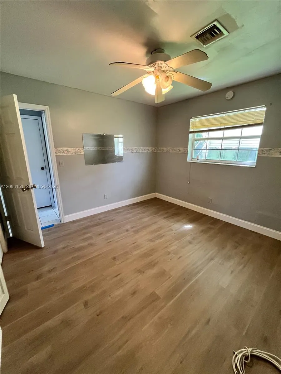371 SW 67th Ter Pembroke Pines, FL 33023