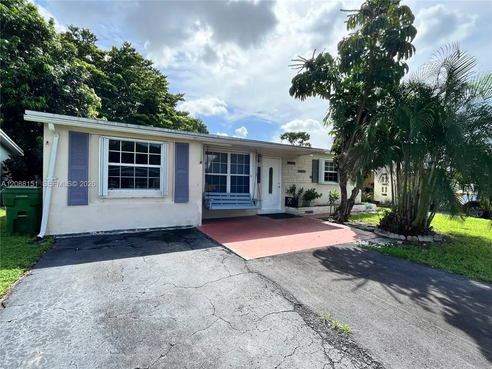 371 SW 67th Ter Pembroke Pines, FL 33023