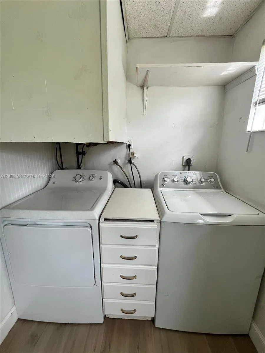 371 SW 67th Ter Pembroke Pines, FL 33023