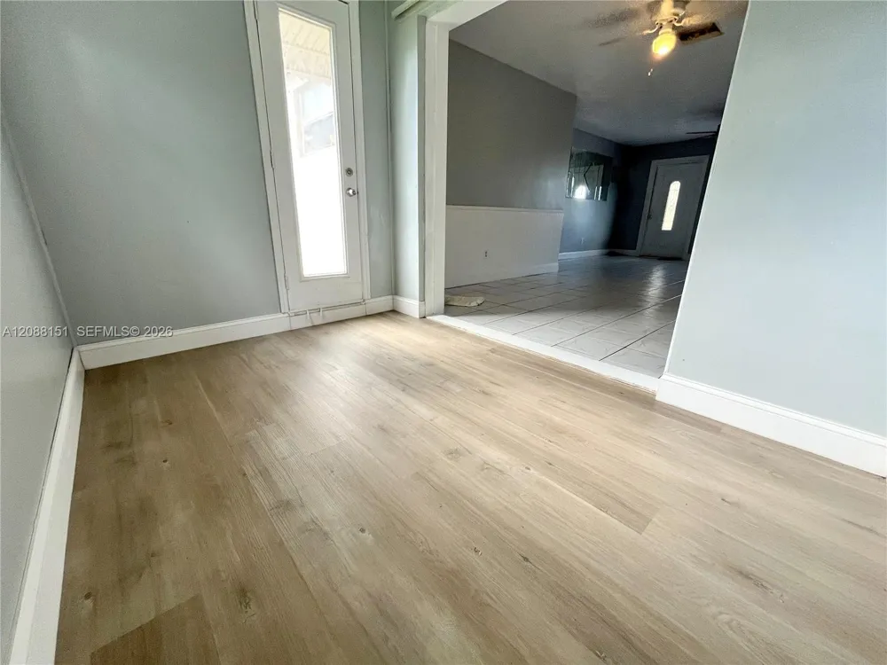 371 SW 67th Ter Pembroke Pines, FL 33023
