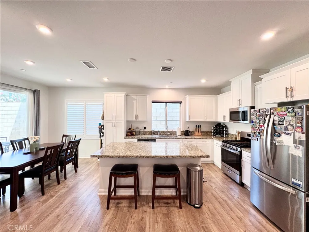 16066 Carrara Lane Fontana, CA 92336
