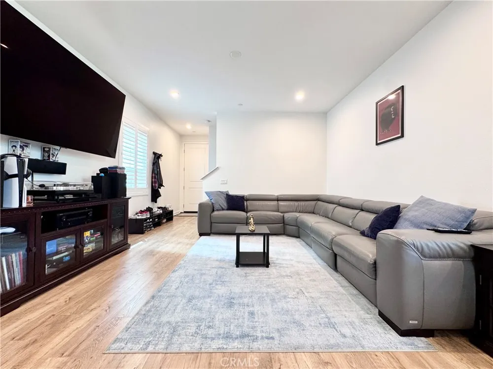 16066 Carrara Lane Fontana, CA 92336