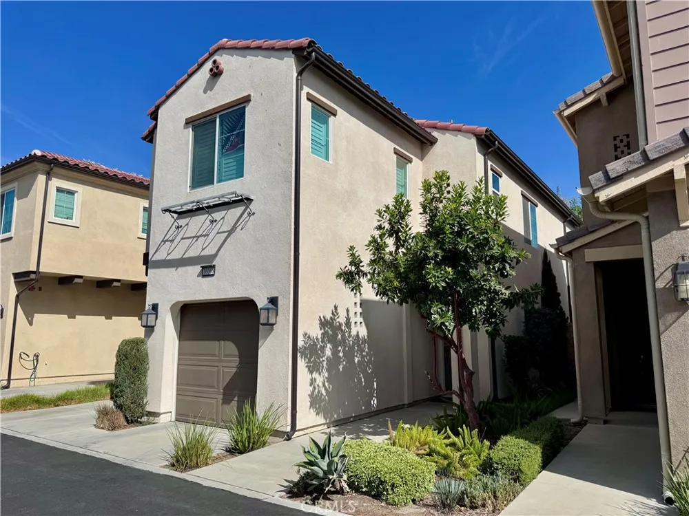 16066 Carrara Lane Fontana, CA 92336