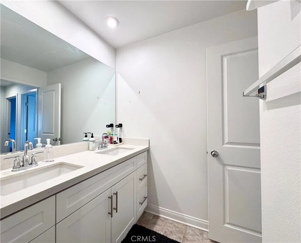 16066 Carrara Lane Fontana, CA 92336
