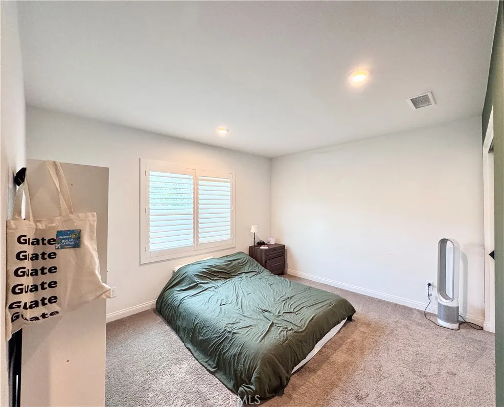 16066 Carrara Lane Fontana, CA 92336
