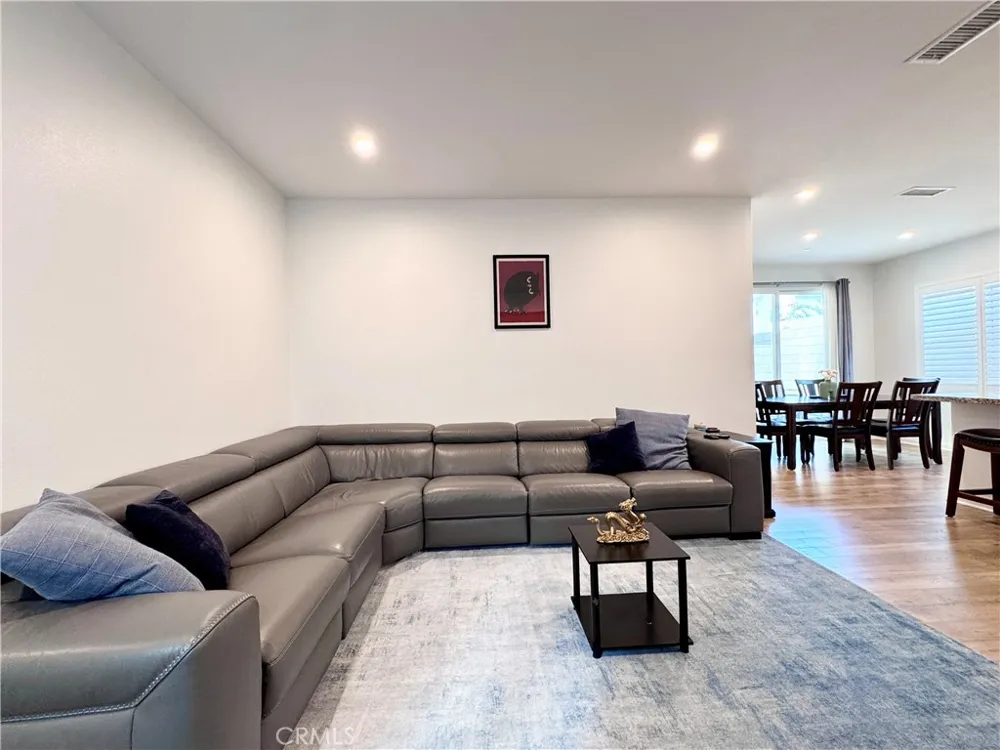 16066 Carrara Lane Fontana, CA 92336