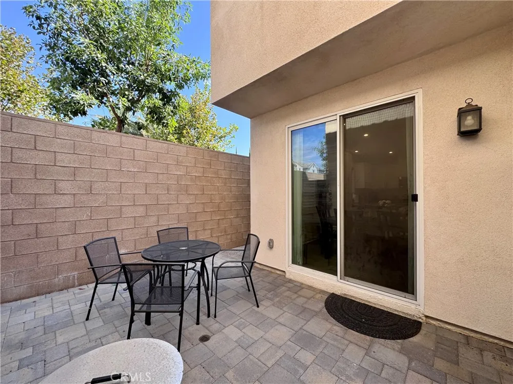 16066 Carrara Lane Fontana, CA 92336