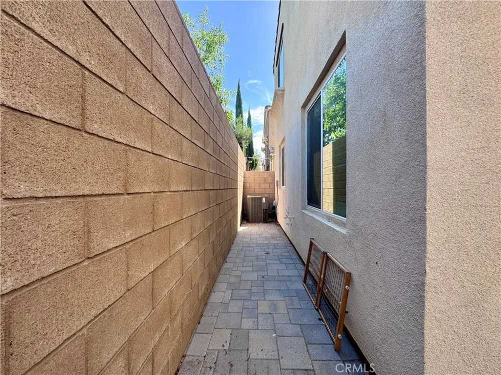 16066 Carrara Lane Fontana, CA 92336