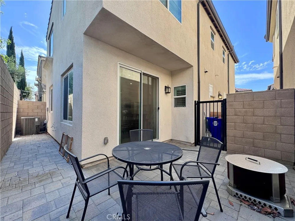 16066 Carrara Lane Fontana, CA 92336