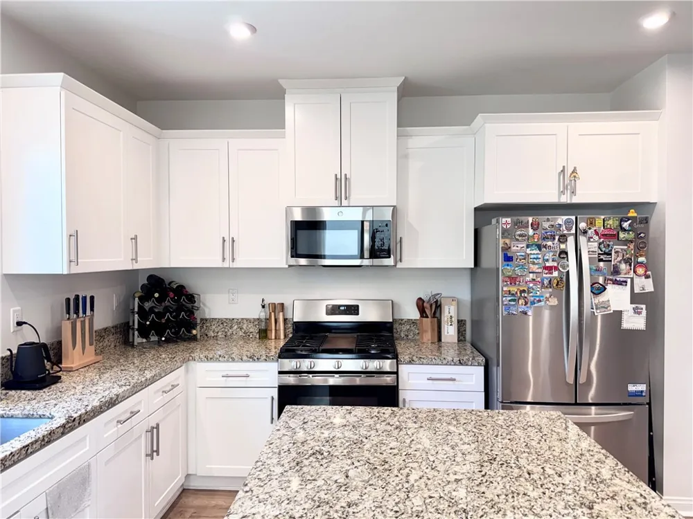16066 Carrara Lane Fontana, CA 92336