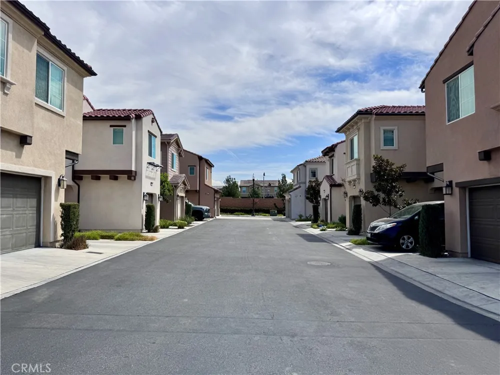 16066 Carrara Lane Fontana, CA 92336