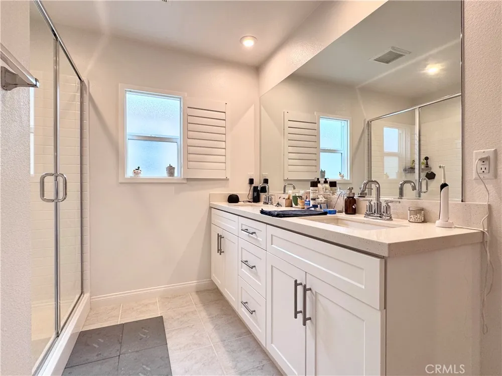 16066 Carrara Lane Fontana, CA 92336