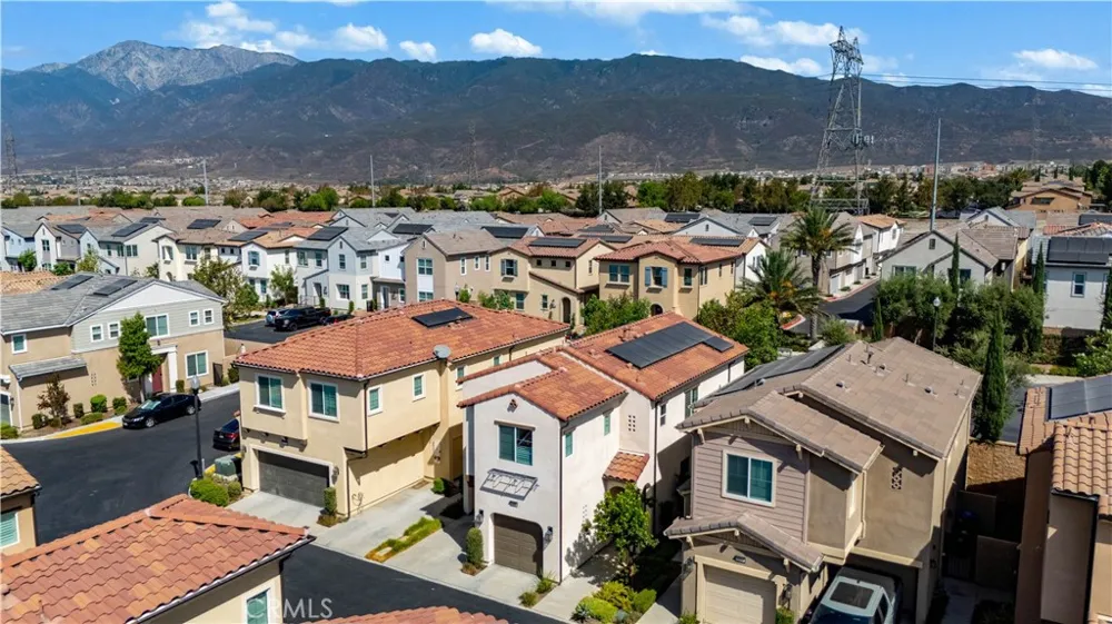 16066 Carrara Lane Fontana, CA 92336