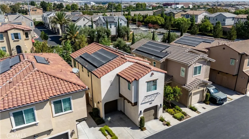 16066 Carrara Lane Fontana, CA 92336