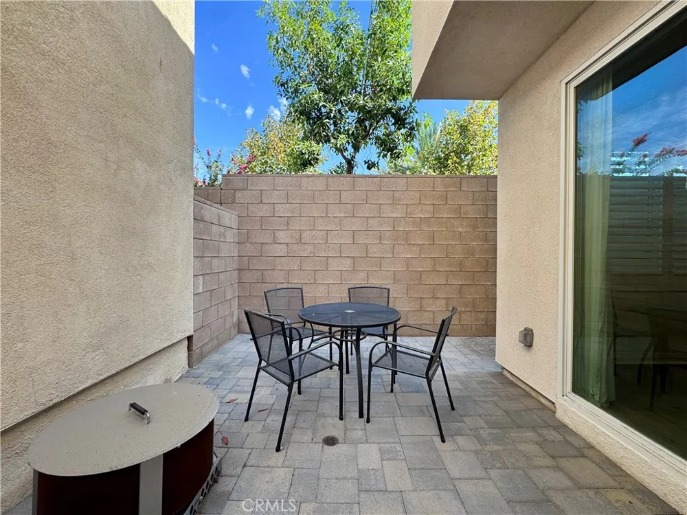 16066 Carrara Lane Fontana, CA 92336