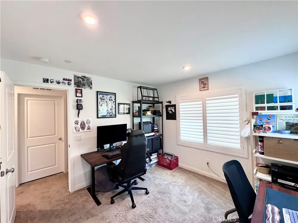 16066 Carrara Lane Fontana, CA 92336