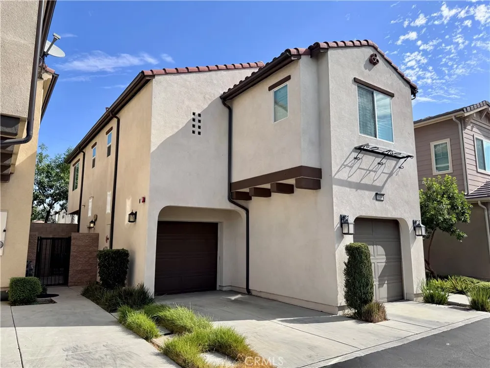 16066 Carrara Lane Fontana, CA 92336