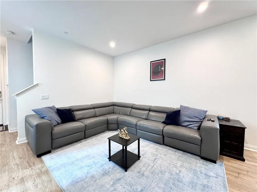 16066 Carrara Lane Fontana, CA 92336