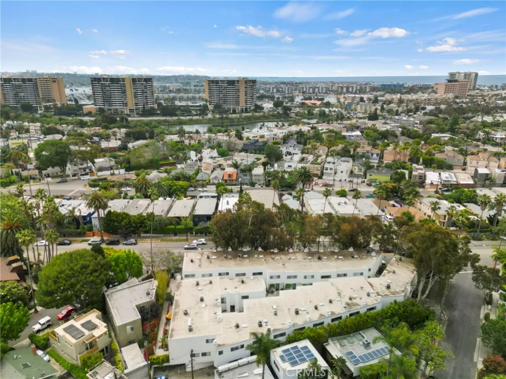 2500 Abbot Kinney Boulevard #5 Venice, CA 90291