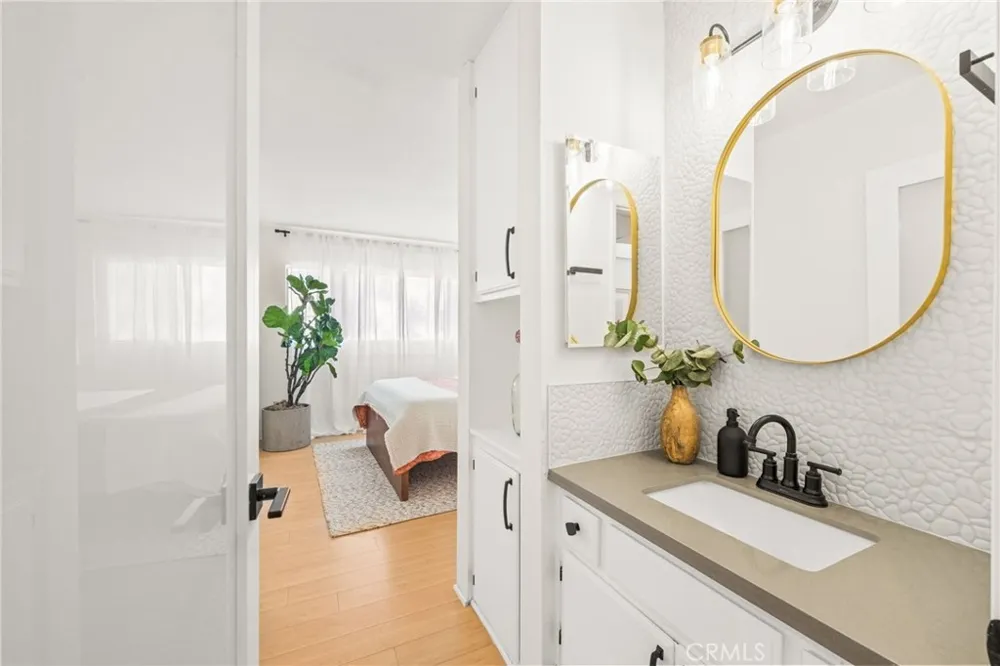 2500 Abbot Kinney Boulevard #5 Venice, CA 90291