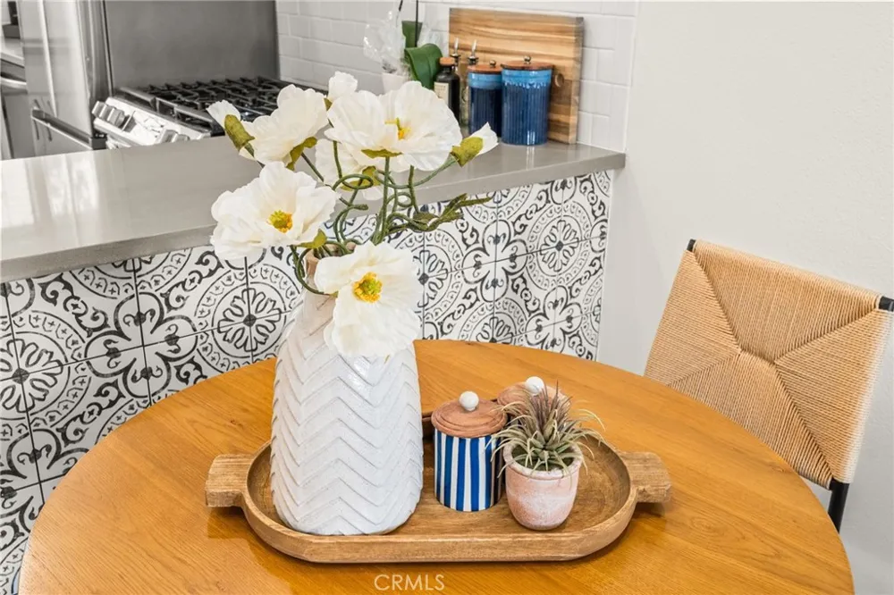 2500 Abbot Kinney Boulevard #5 Venice, CA 90291