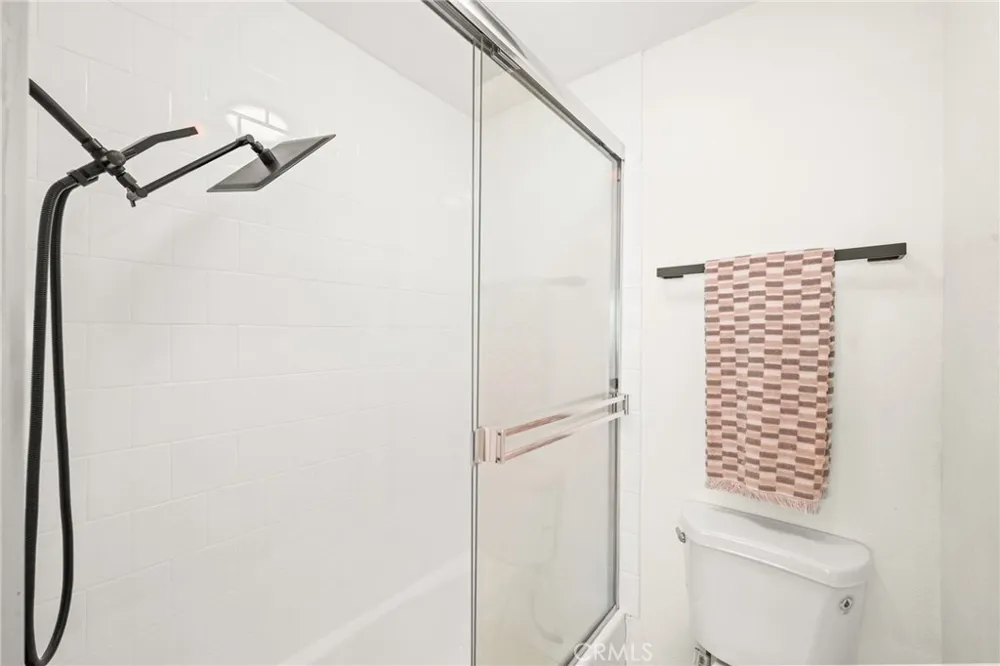 2500 Abbot Kinney Boulevard #5 Venice, CA 90291