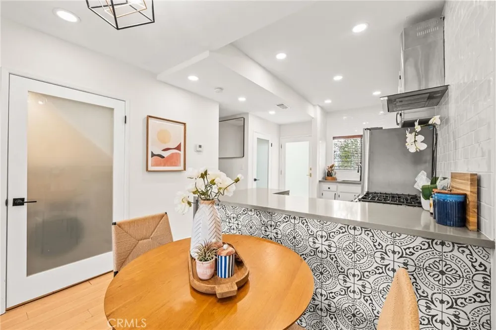 2500 Abbot Kinney Boulevard #5 Venice, CA 90291