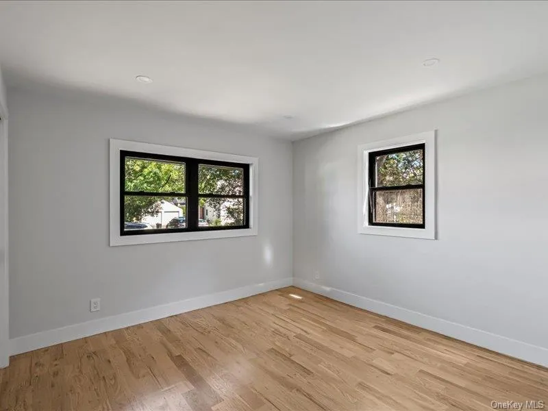 6 Slocum Avenue Port Washington, NY 11050