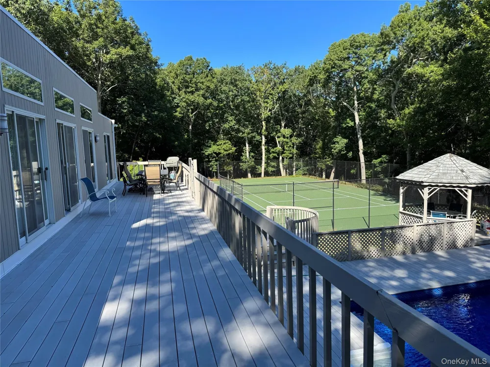 2 Little Court East Hampton, NY 11937