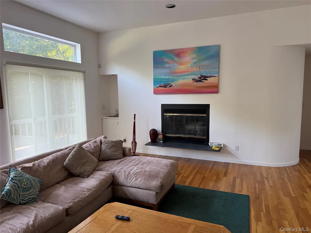 2 Little Court East Hampton, NY 11937