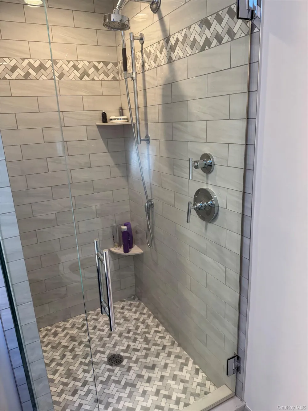 2 Little Court East Hampton, NY 11937
