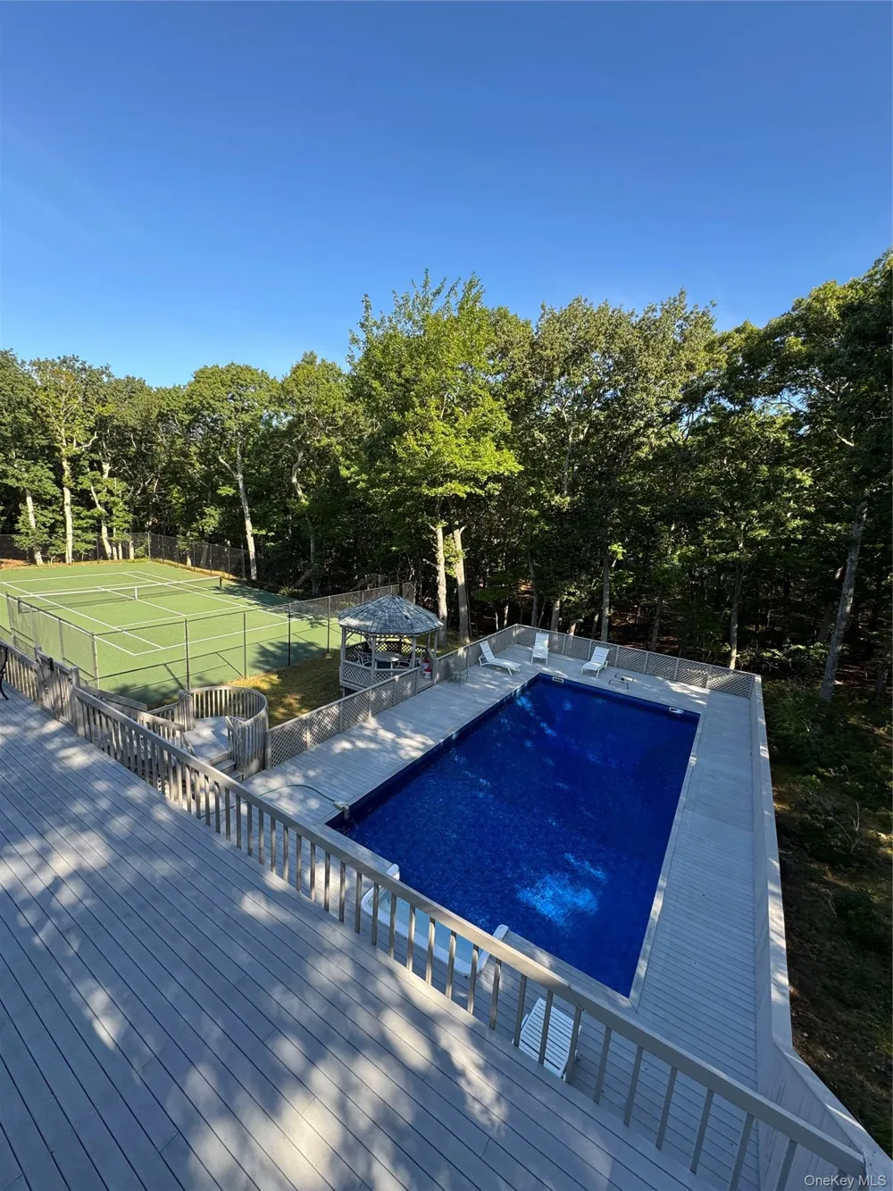 2 Little Court East Hampton, NY 11937