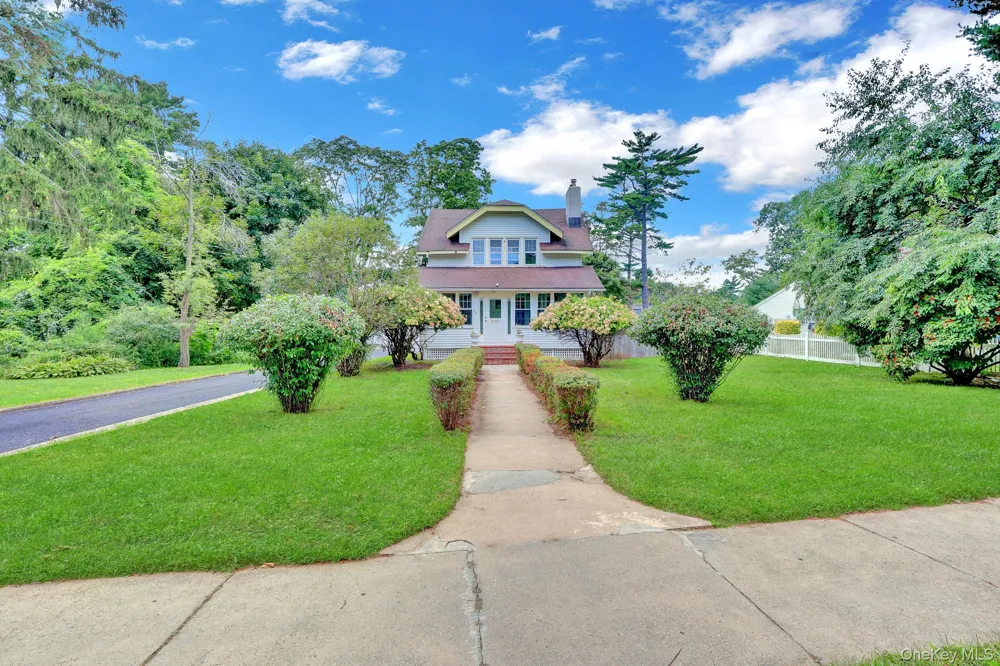 30 Brentwood Parkway Brentwood, NY 11717