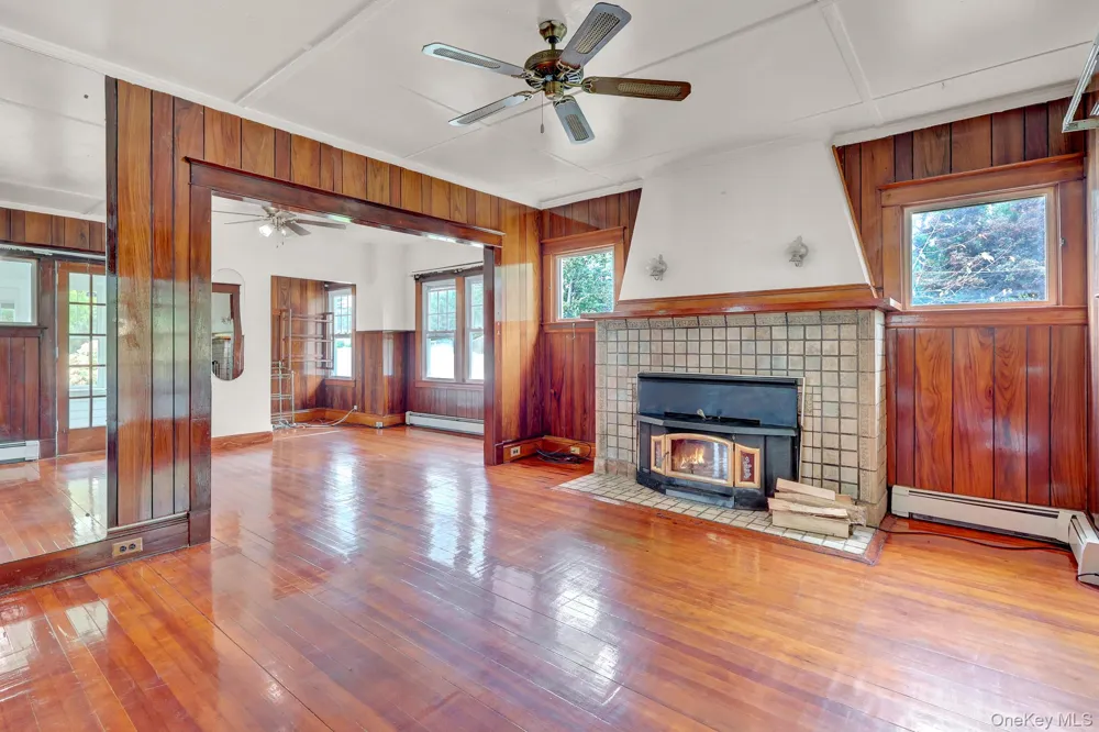 30 Brentwood Parkway Brentwood, NY 11717