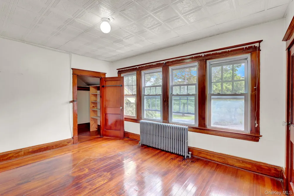 30 Brentwood Parkway Brentwood, NY 11717