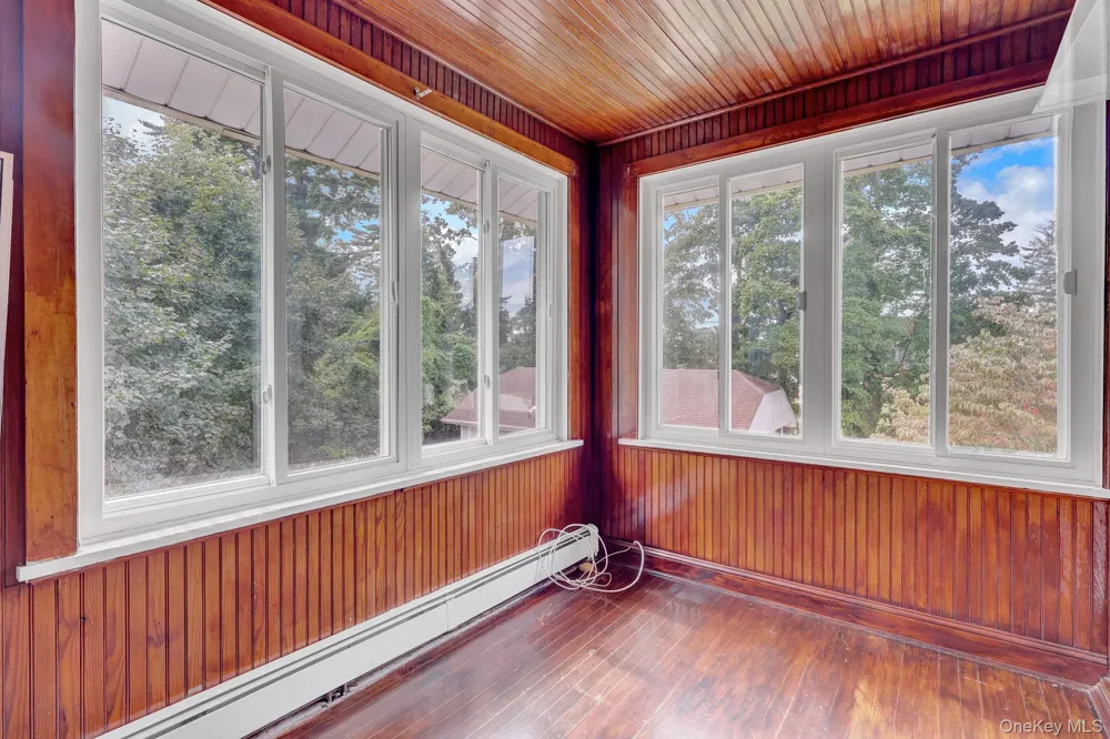 30 Brentwood Parkway Brentwood, NY 11717