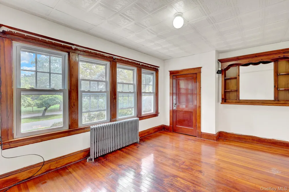 30 Brentwood Parkway Brentwood, NY 11717
