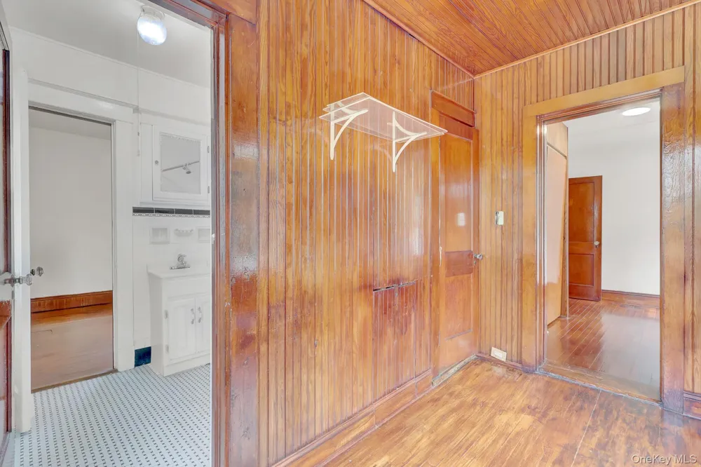 30 Brentwood Parkway Brentwood, NY 11717