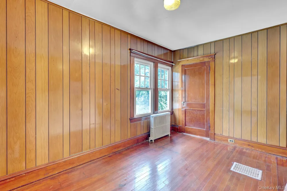 30 Brentwood Parkway Brentwood, NY 11717