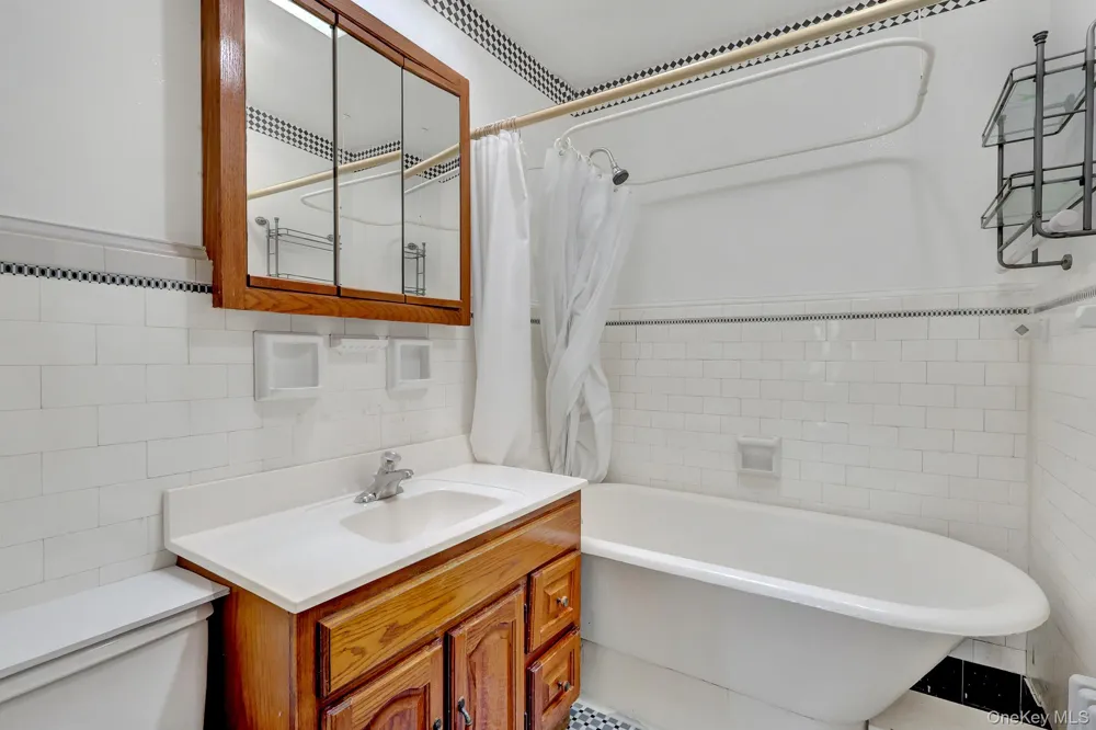 30 Brentwood Parkway Brentwood, NY 11717